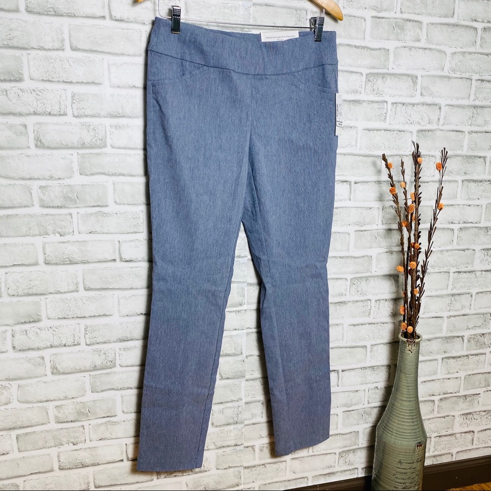 NWT Signature Slimming by Christopher&Banks size 4